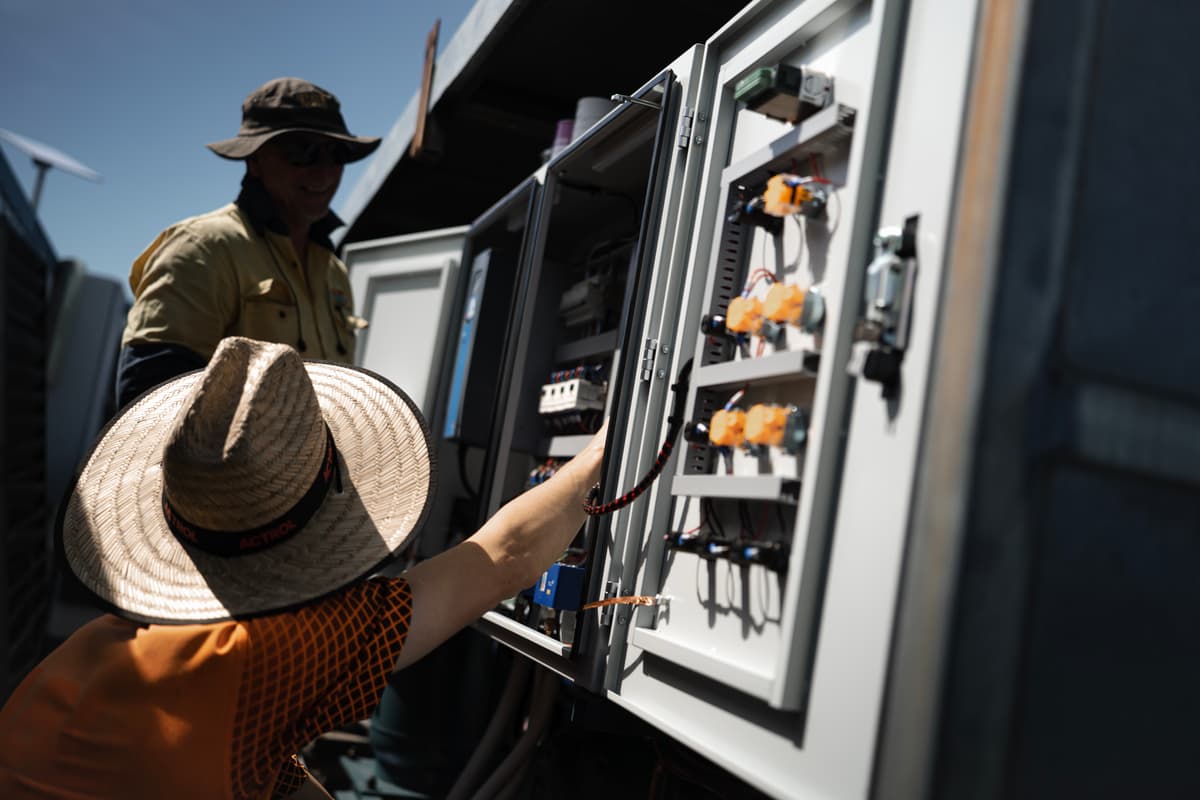 Technical refrigeration compressor service and repair