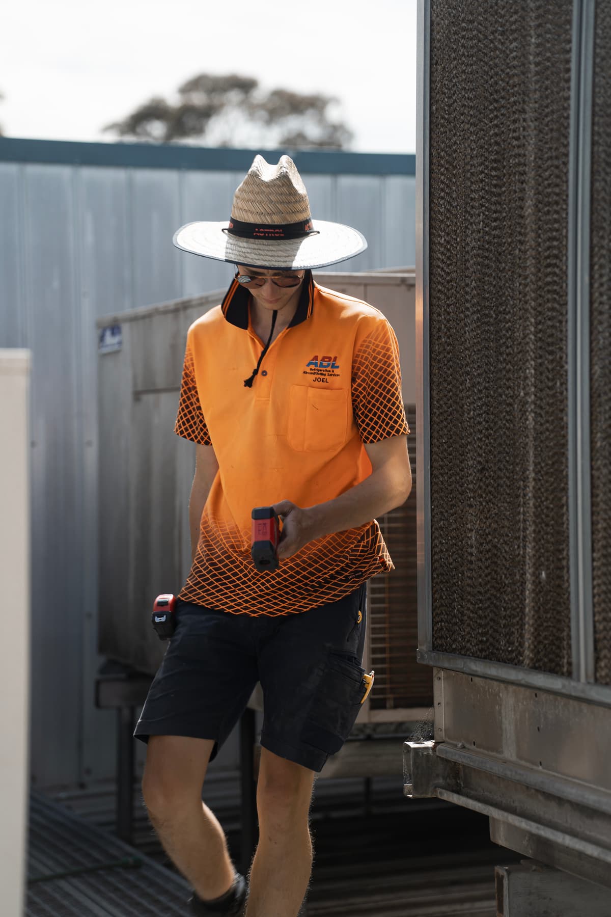 Commercial air conditioning system inspection and service