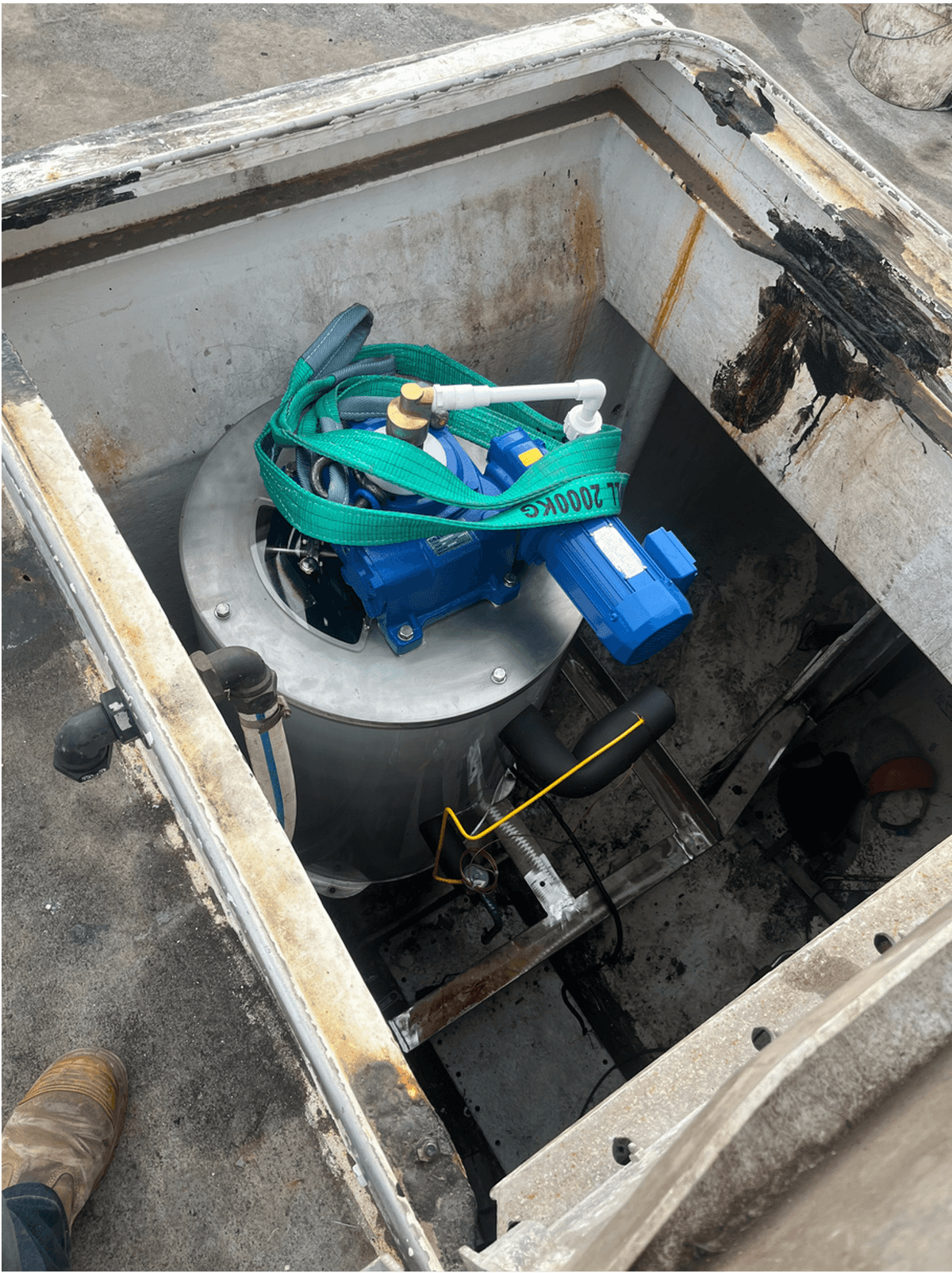 Marine ice machine head unit